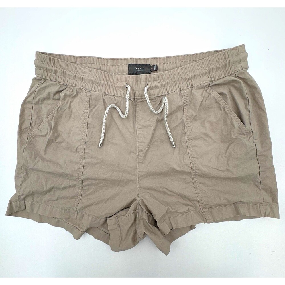 Torrid Shorts Size 1 Womens Khaki Beige Elastic Waist Drawstring Stretch Cotton